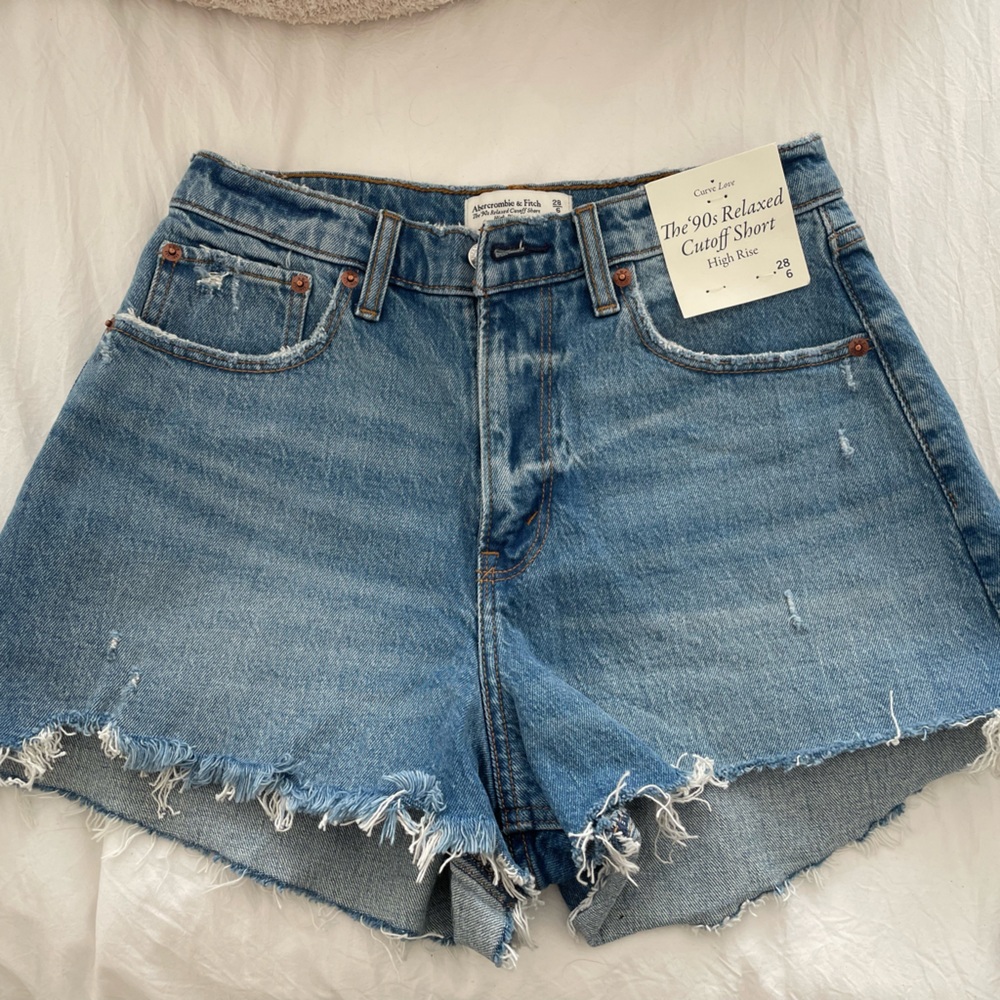 Curve Love 90s Cutoff Jean Shorts | A&F